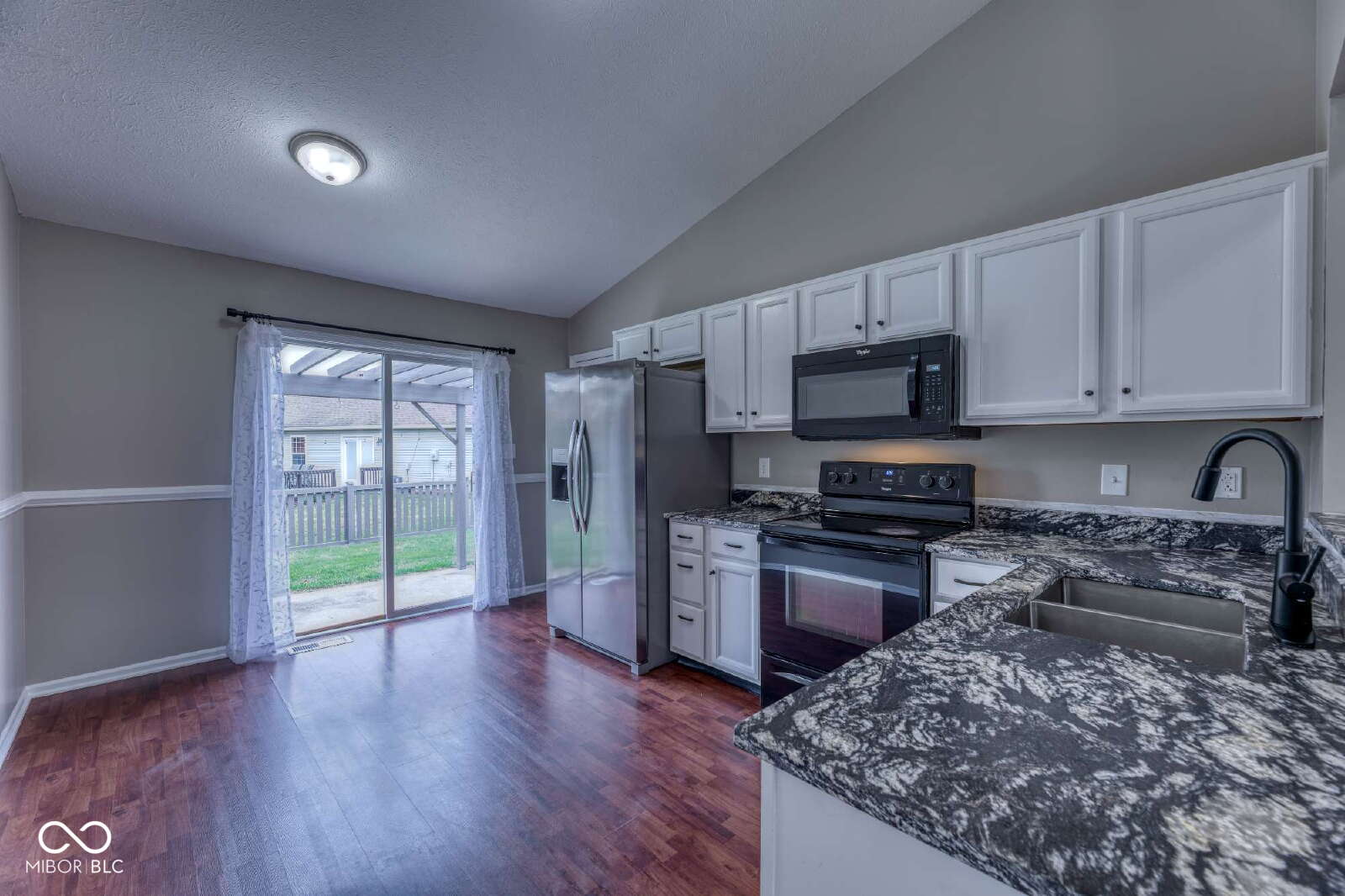 8496 Blacksmith Court Fishers, IN 46038 - Photo 5 of 23