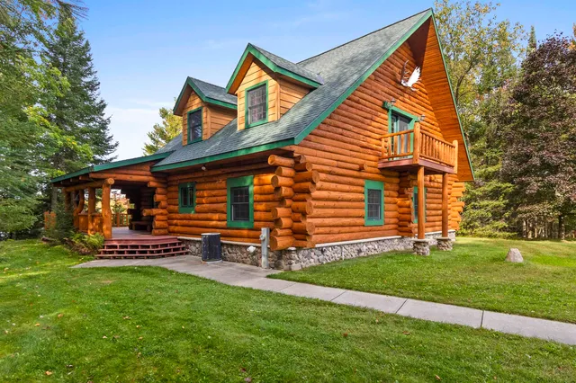 $949,900 | 15811 Cedar Ridge Lane, Mountain, WI 54149