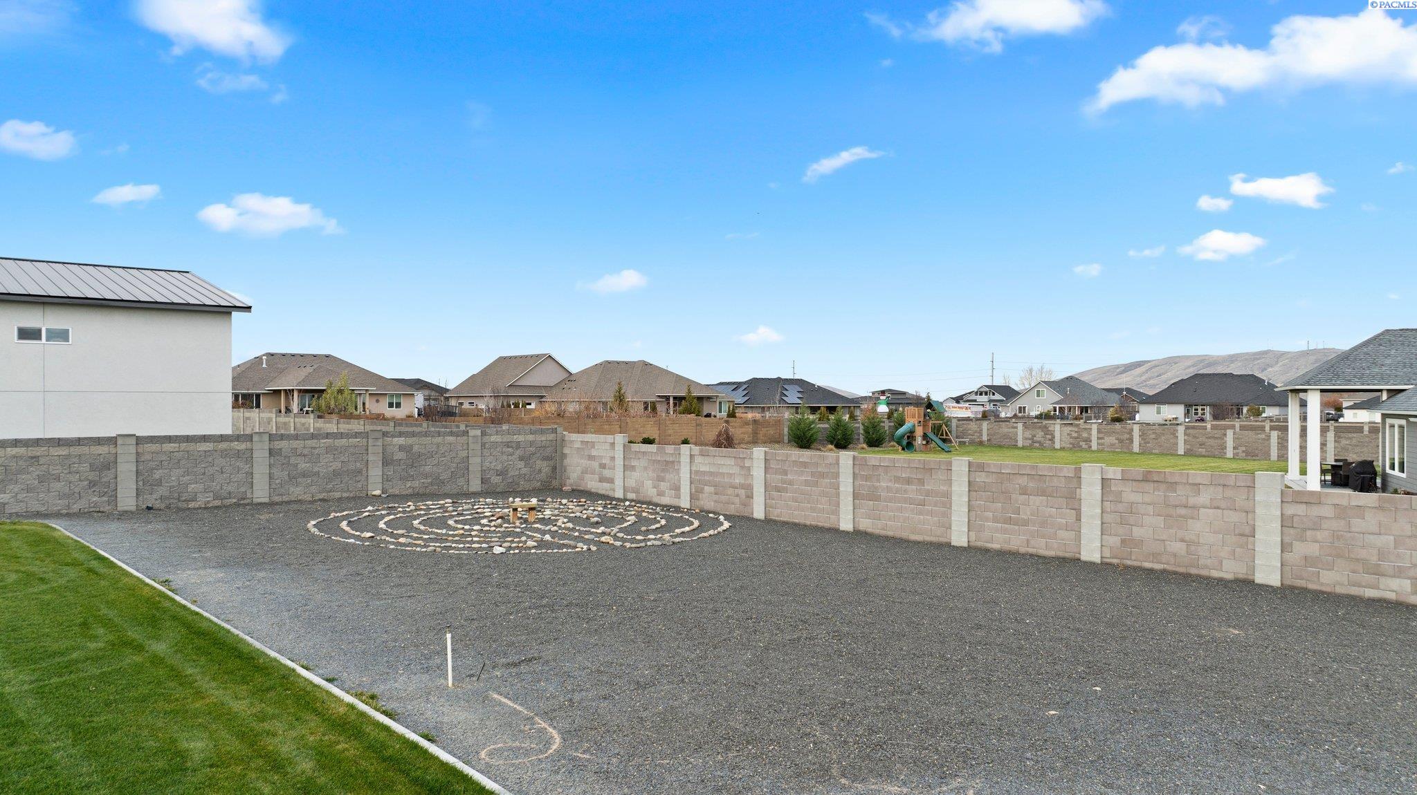 86710 East Calico Road Kennewick, WA 99338 - Photo 43 of 48 Gallery Image 43