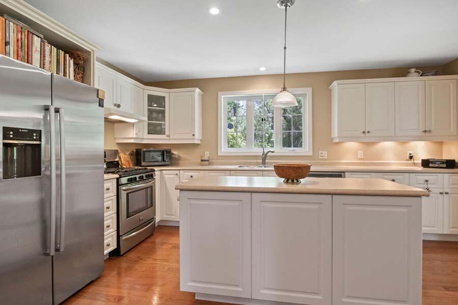 521 Harwich Road Brewster, MA 02631 - Photo 12 of 29 20230522131054845525000000-o