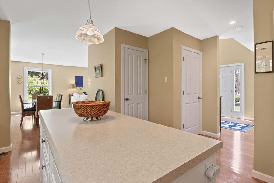 521 Harwich Road Brewster, MA 02631 - Photo 13 of 29 20230522131103446438000000-o