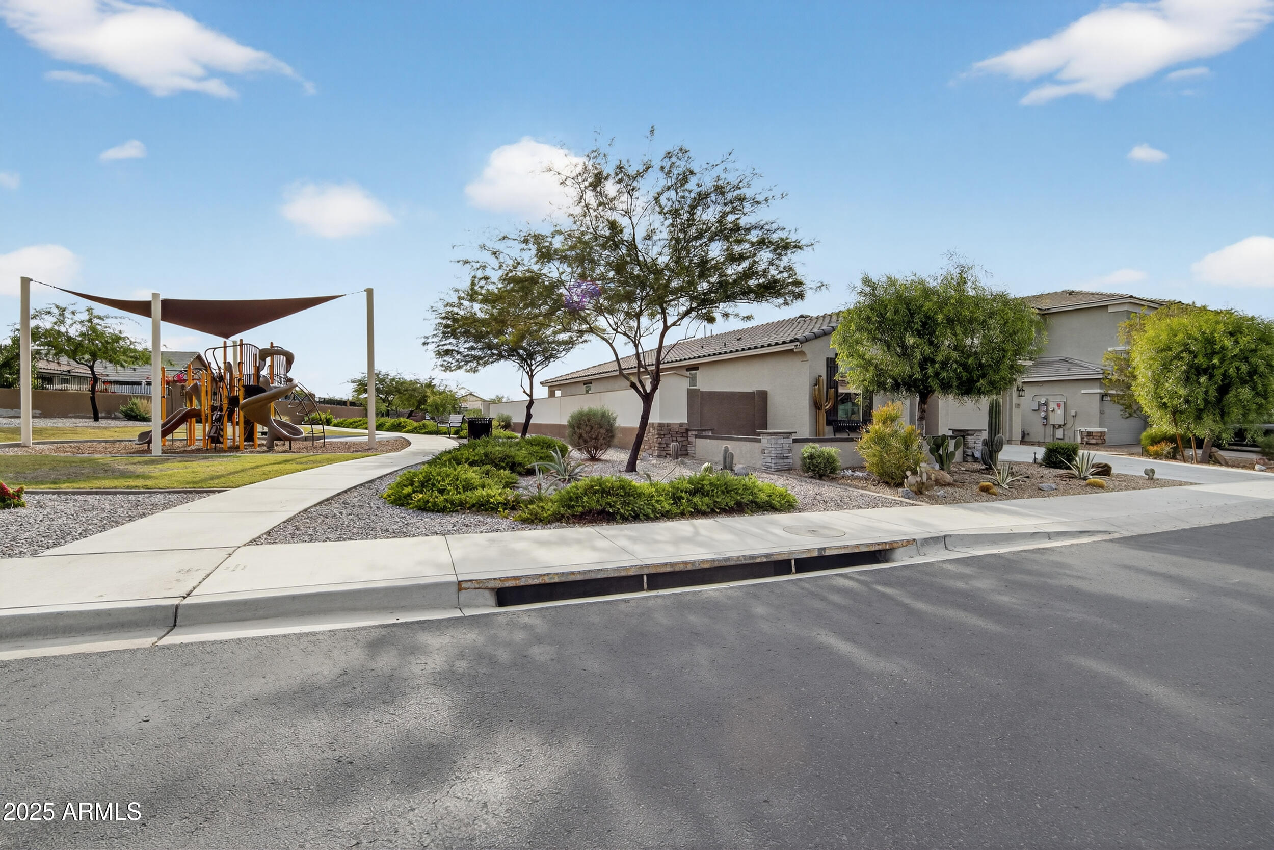 17763 West Granite View Drive Goodyear, AZ 85338 - Photo 3 of 67 011_a4m_st