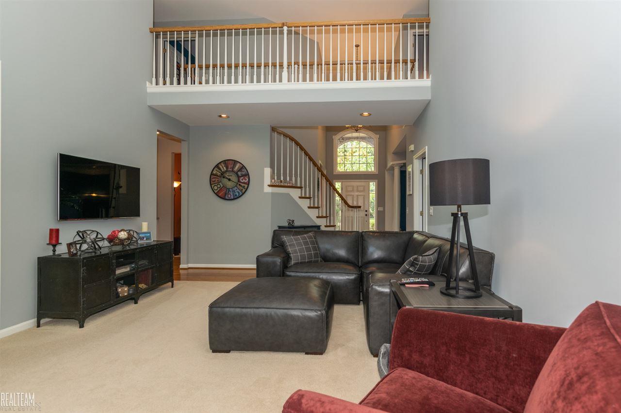 1052 Chesapeake Rochester, MI 48307 - Photo 11 of 54 31358980-12.JPG