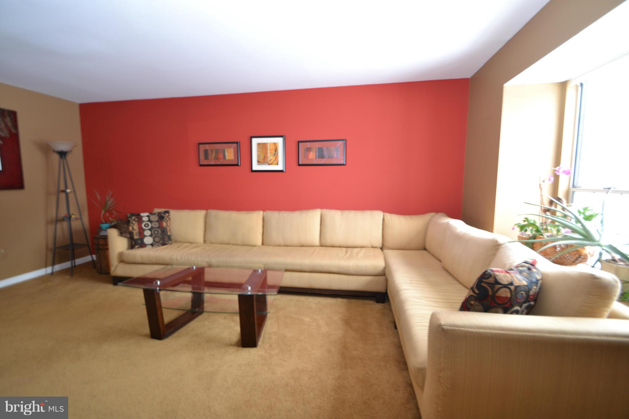 10931 Baskerville Road Reisterstown, MD 21136 - Photo 8 of 22 Living Room