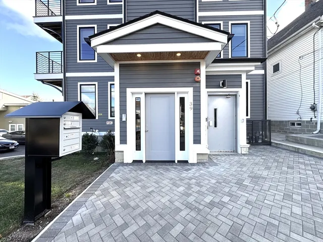 $3,500 | 39 Rich Street, Unit 2, Everett, MA 02149