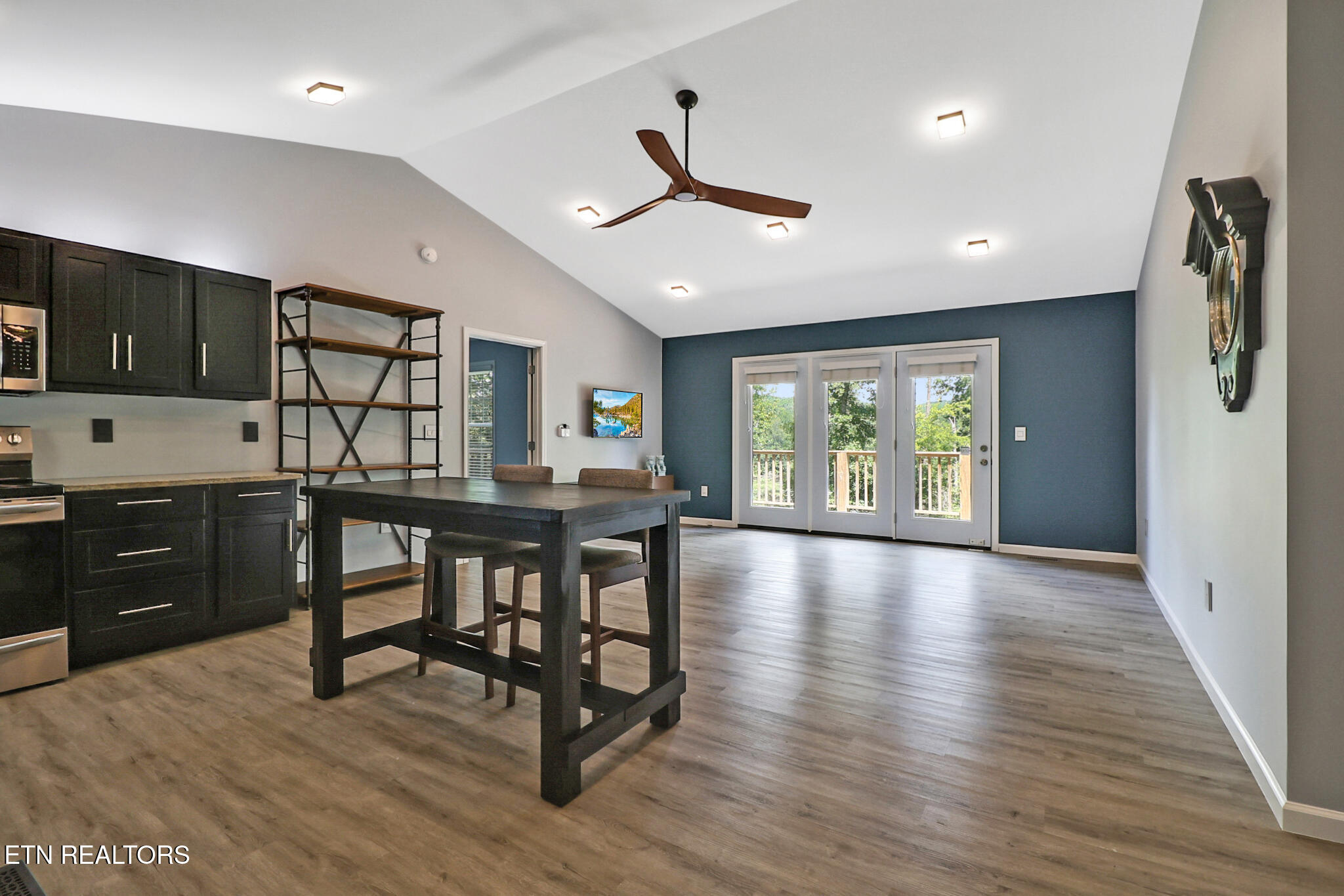 528 Siever Road Crossville, TN 38572 - Photo 6 of 25 entryway