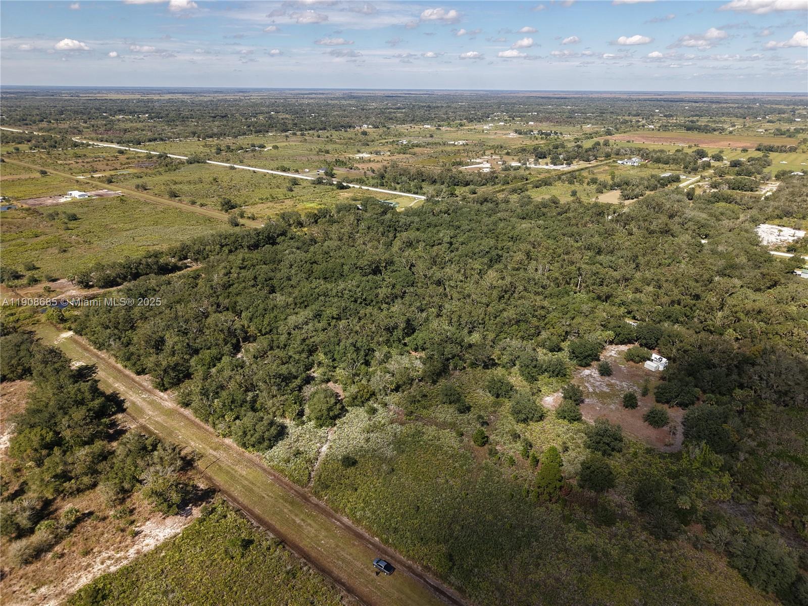 15527 Northwest 252nd Street Okeechobee, FL 34972 - Photo 16 of 32