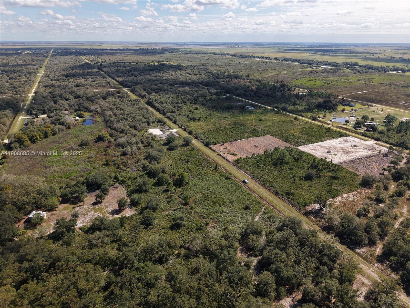 15527 Northwest 252nd Street Okeechobee, FL 34972 - Photo 23 of 32 a view of a city with ocean view