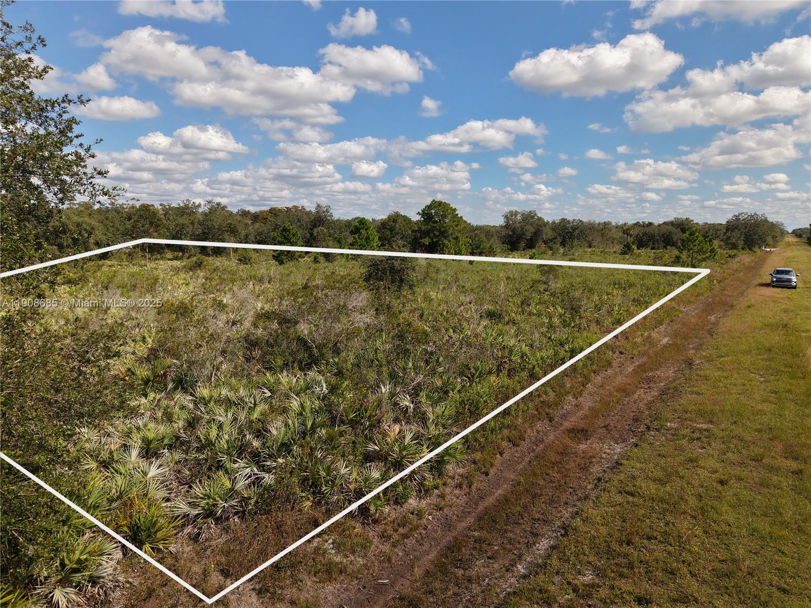 15527 Northwest 252nd Street Okeechobee, FL 34972 - Photo 32 of 32 a view of a balcony