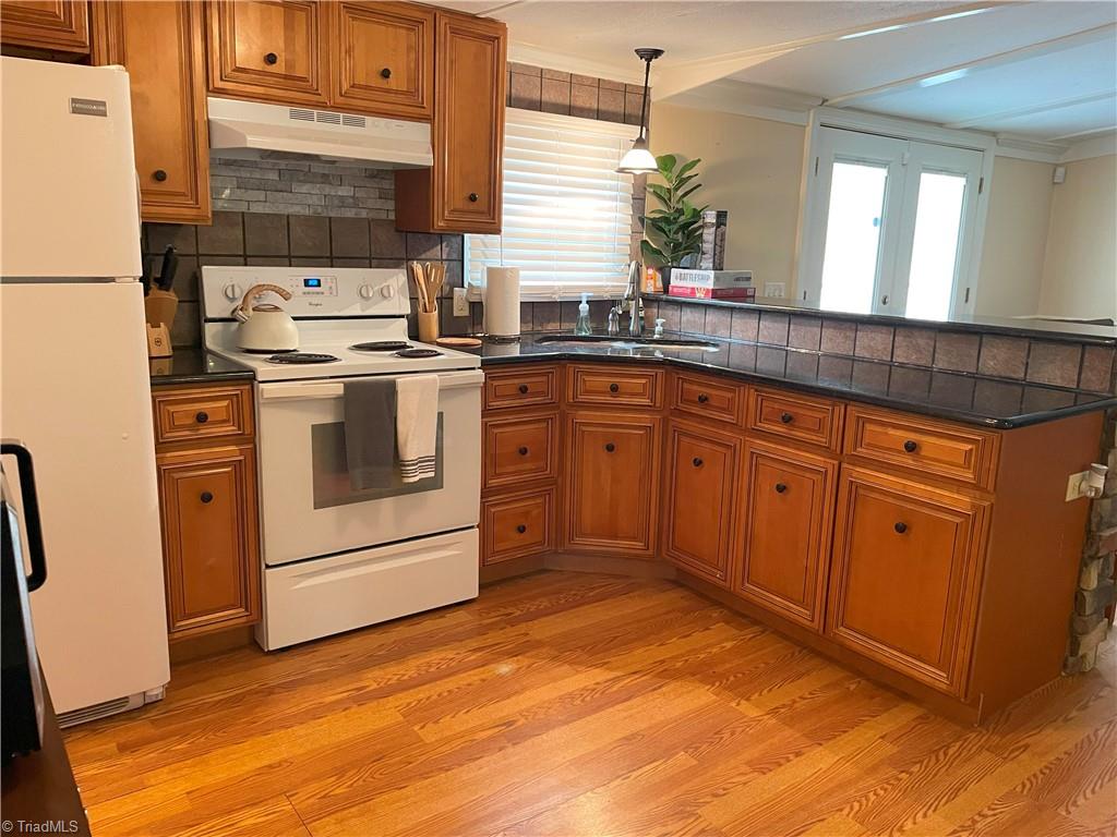 418 Nottingham Drive Lexington, NC 27292 - Photo 11 of 28