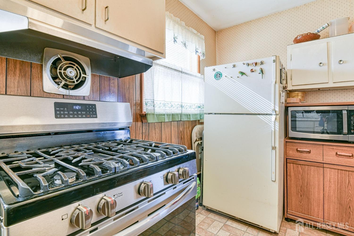 109 Milltown Road East Brunswick, NJ 08816 - Photo 22 of 41 Gallery Image 22