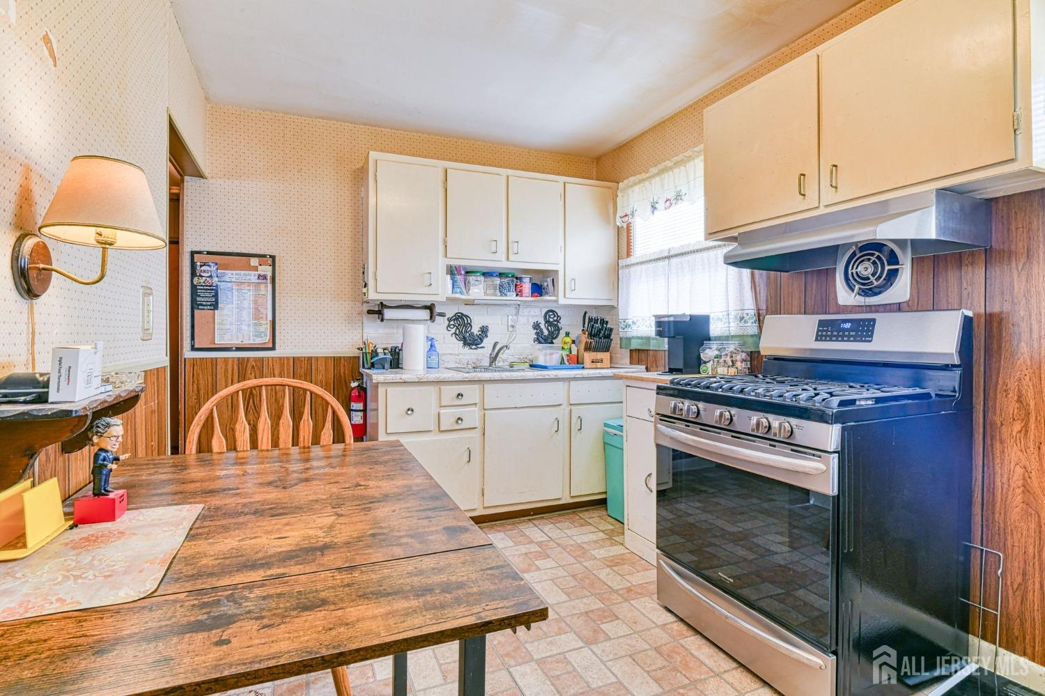 109 Milltown Road East Brunswick, NJ 08816 - Photo 23 of 41 Gallery Image 23