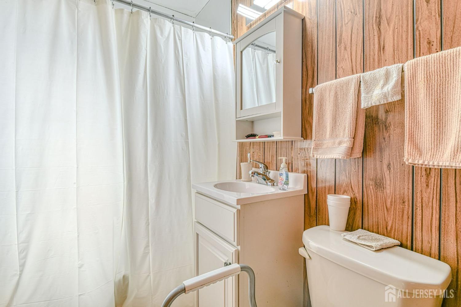 109 Milltown Road East Brunswick, NJ 08816 - Photo 35 of 41 Gallery Image 35