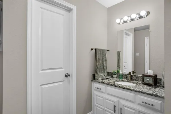 $2,800 | 5902 Fawn Valley Lane, Rowlett, TX 75089