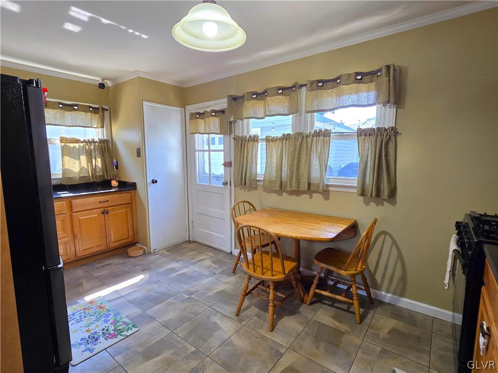 2023 Ridgelawn Avenue Bethlehem, PA 18018 - Photo 8 of 20 Gallery Image 8