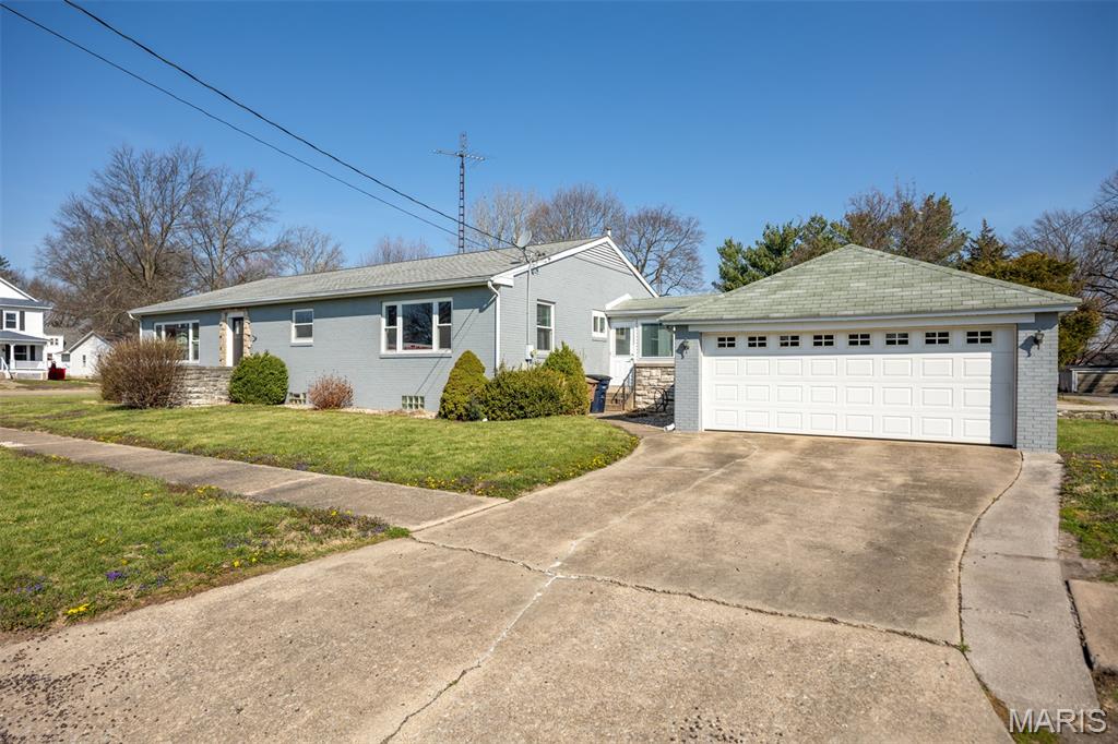 804 North State Street Litchfield, IL 62056 - Photo 2 of 31