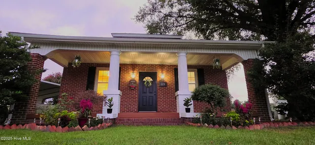 $275,000 | 225 North Church Street, Conway, NC 27820