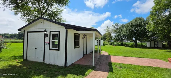 $250,000 | 225 North Church Street, Conway, NC 27820