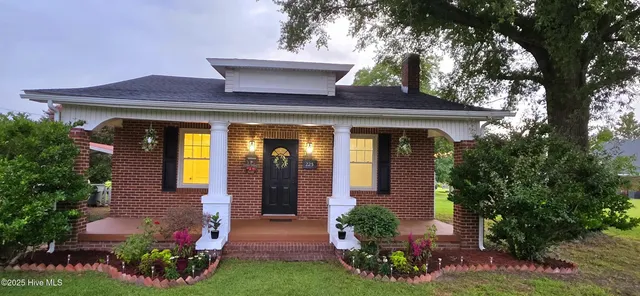 $275,000 | 225 North Church Street, Conway, NC 27820