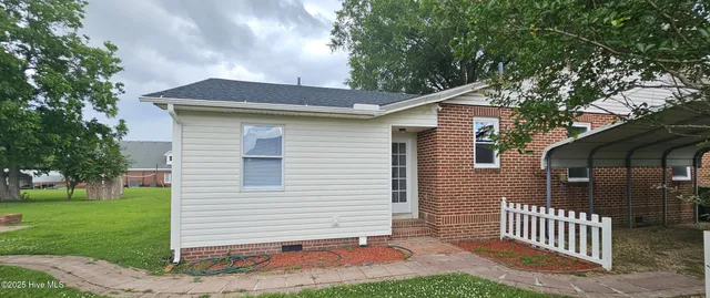 $275,000 | 225 North Church Street, Conway, NC 27820