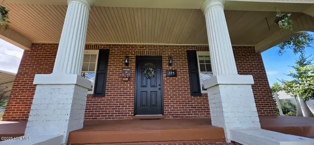 $275,000 | 225 North Church Street, Conway, NC 27820