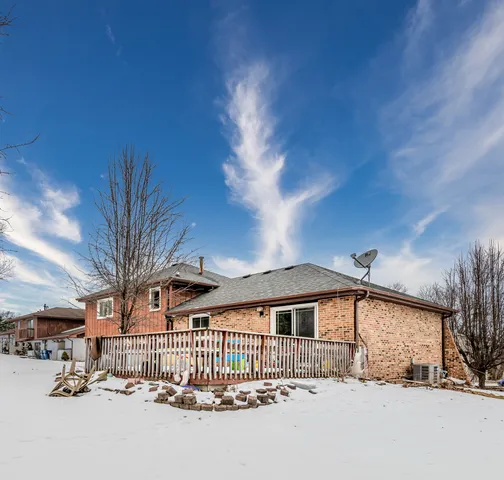 $490,000 | 8821 West 100th Street, Palos Hills, IL 60465