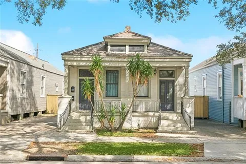 $269,000 | 3935-37 Banks Street, New Orleans, LA 70119