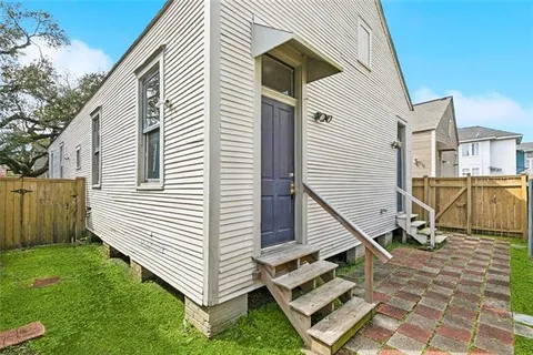 $269,000 | 3935-37 Banks Street, New Orleans, LA 70119