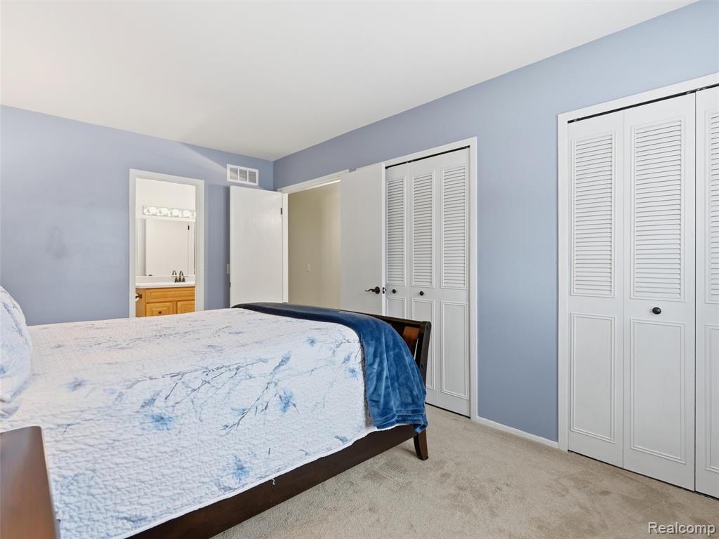 1595 Deerhurst Lane Rochester Hills, MI 48307 - Photo 20 of 40