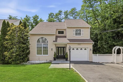 $949,000 | 127 Fairfax Avenue, Hawthorne, NY 10532