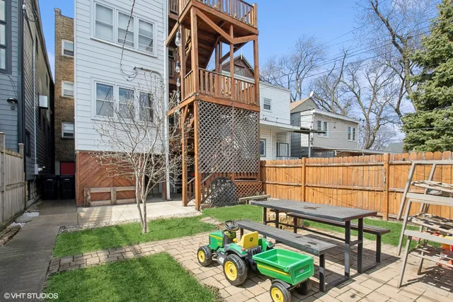 $1,140,000 | 2451 North Campbell Avenue, Chicago, IL 60647