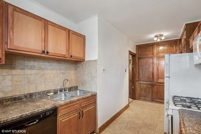 $1,140,000 | 2451 North Campbell Avenue, Chicago, IL 60647