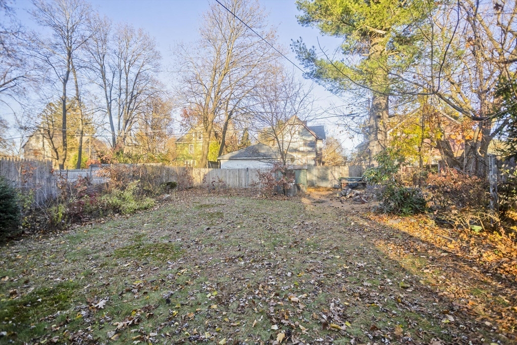 115 Thompson Street Springfield, MA 01109 - Photo 38 of 39