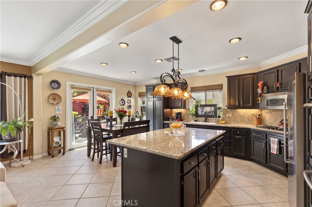 17059 Noble View Circle Riverside, CA 92503 - Photo 9 of 55