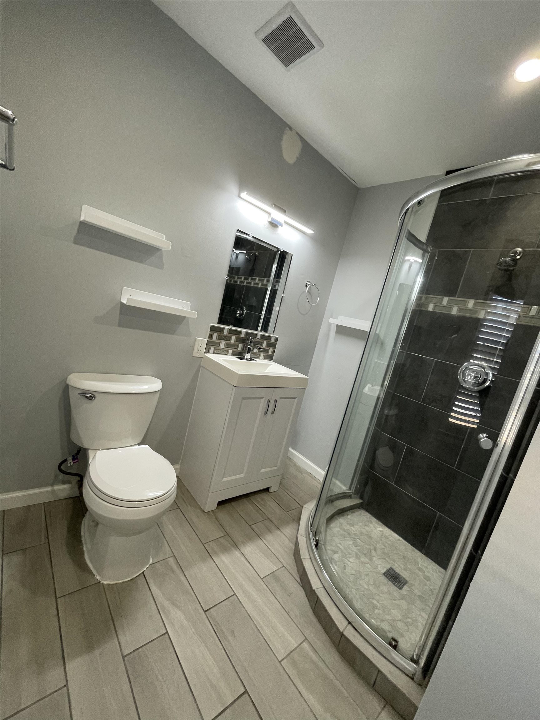 805 Davenport Road Simpsonville, SC 29680 - Photo 14 of 20 master full bathroom