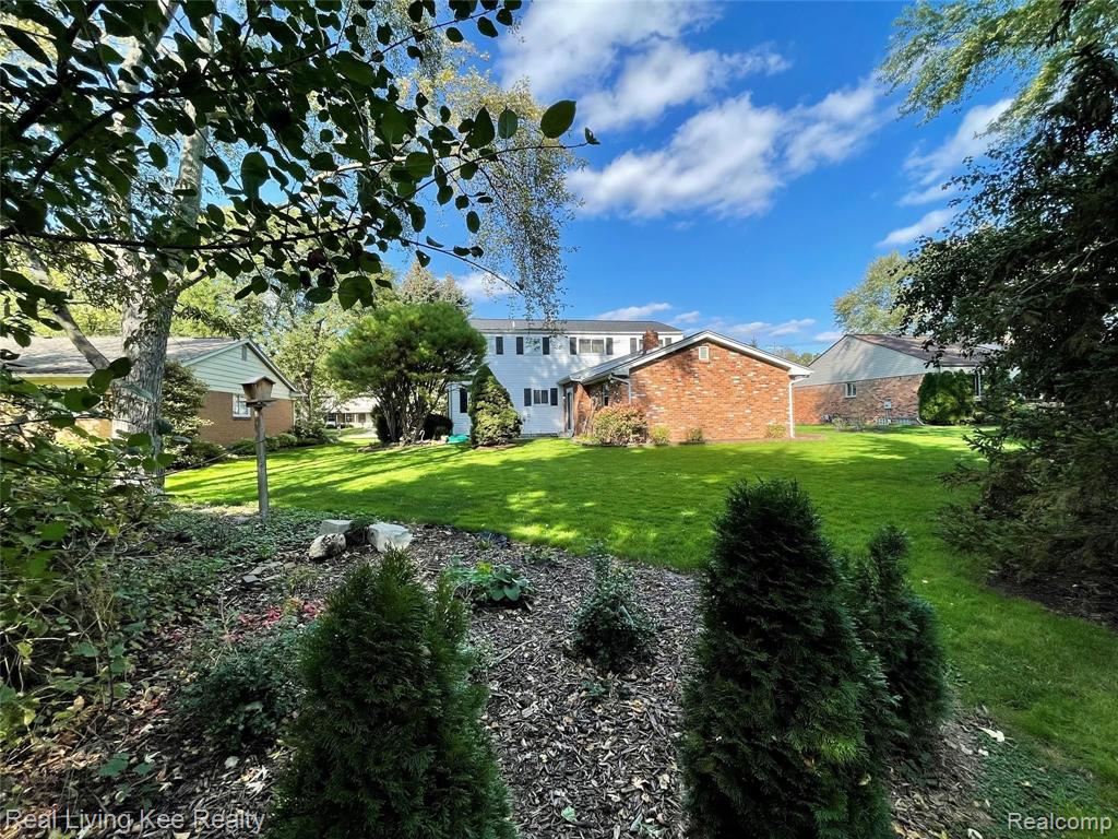 988 Briston Drive Rochester, MI 48307 - Photo 6 of 79