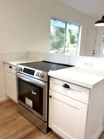 $995,000 | 1360 Kaumana Drive, Hilo, HI 96720