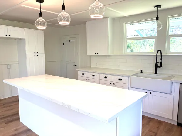 $995,000 | 1360 Kaumana Drive, Hilo, HI 96720