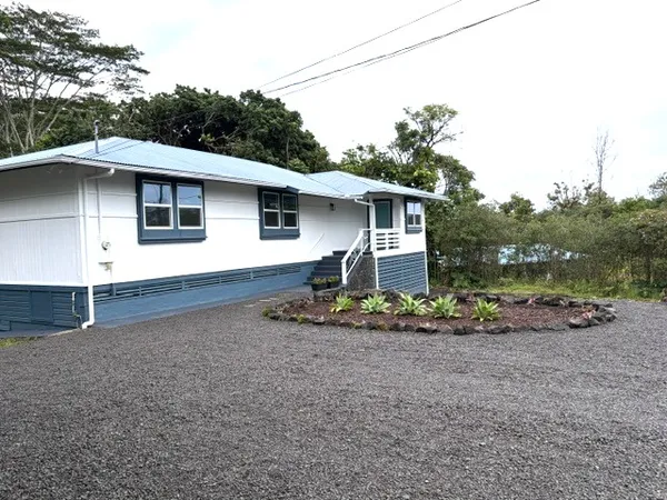 $995,000 | 1360 Kaumana Drive, Hilo, HI 96720