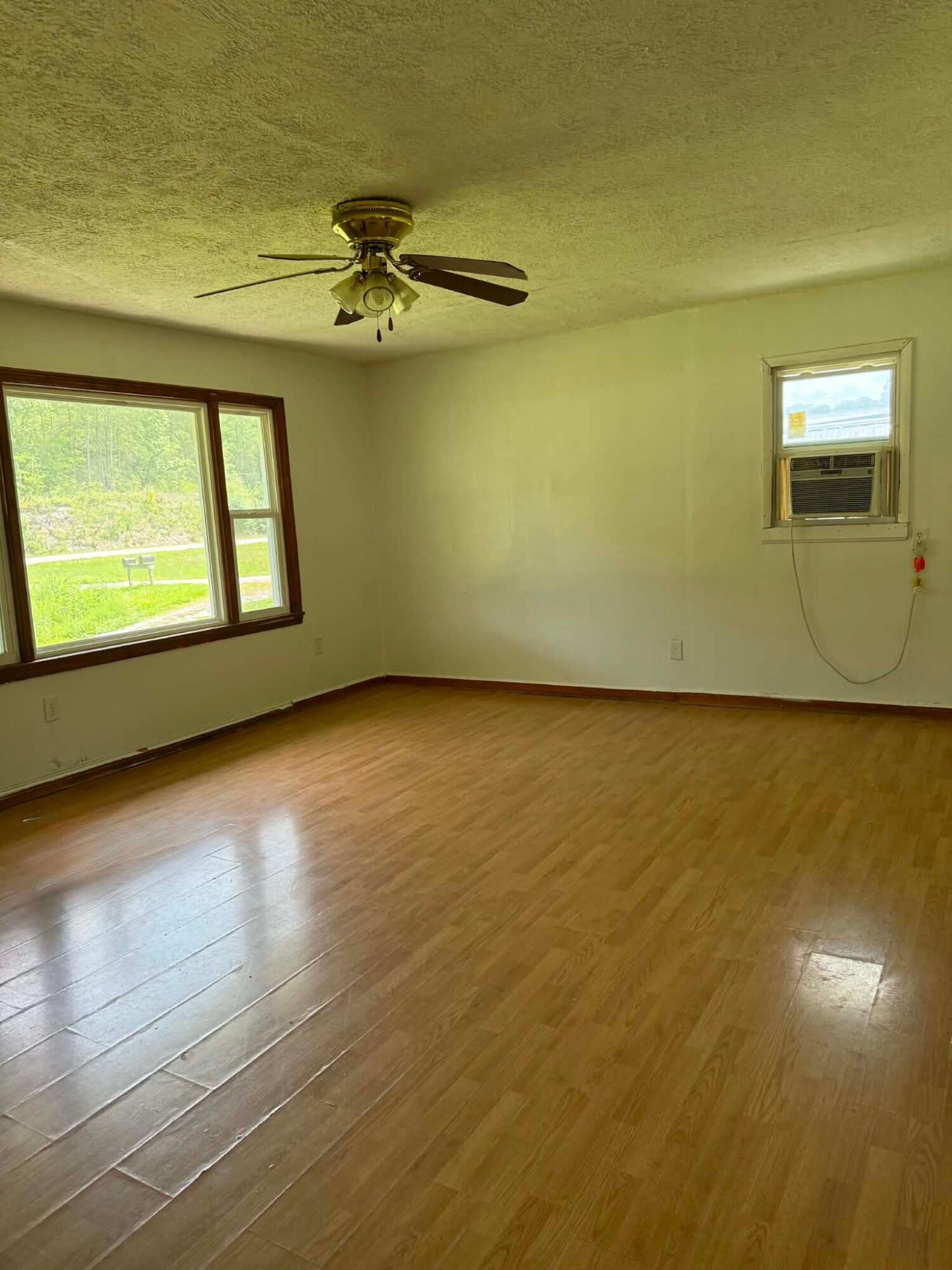 24 Revis Road West Liberty, KY 41472 - Photo 6 of 17 att.DWVslyuyNFvHD9MGAPdmUo-TYd8ElWPkj-YM