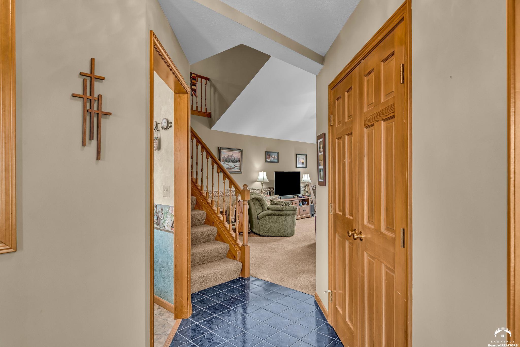 995 East 1549th Road Lawrence, KS 66046 - Photo 13 of 79 Gallery Image 13