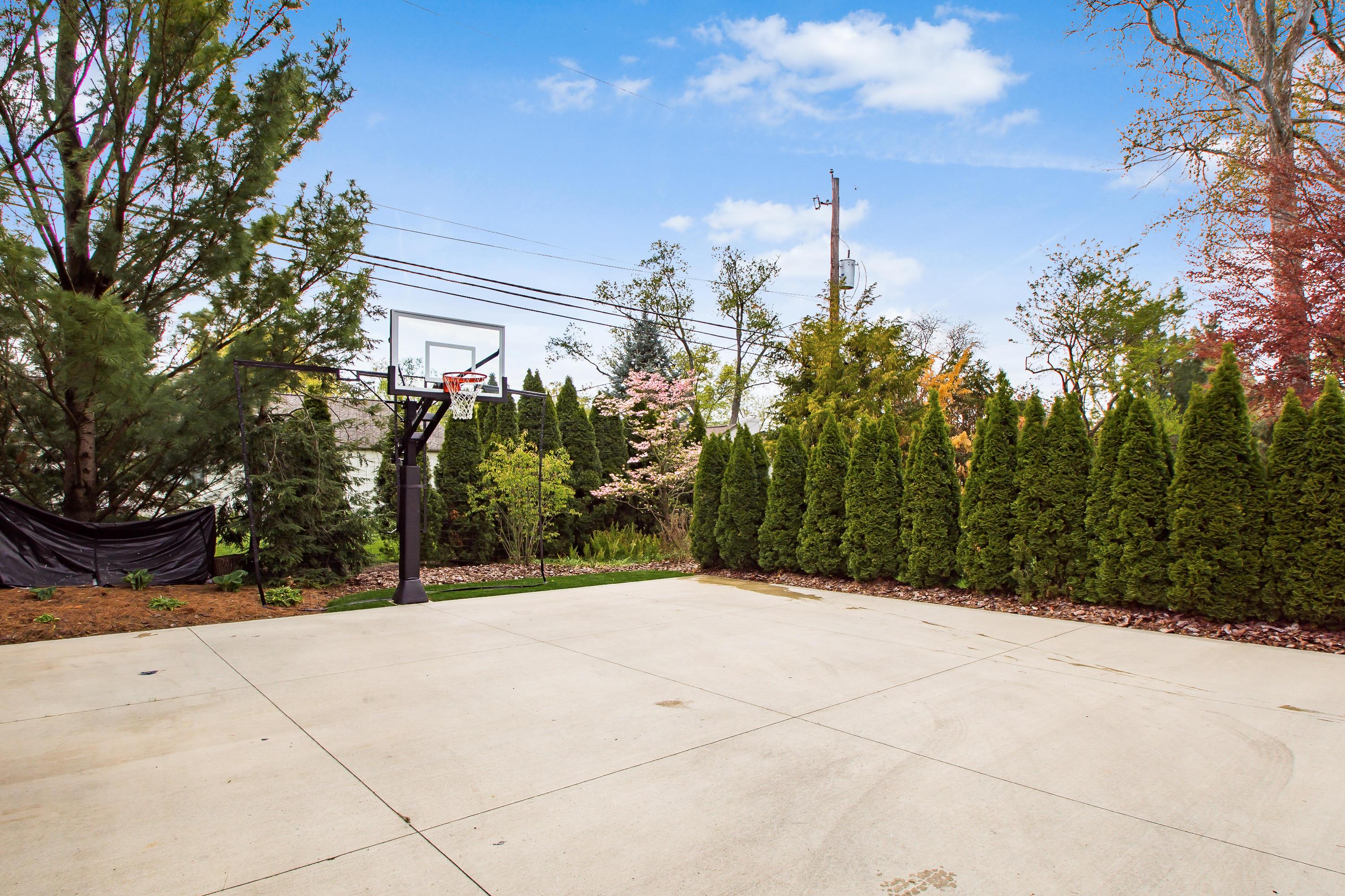 2577 Edington Road Columbus, OH 43221 - Photo 61 of 61 Gallery Image 61