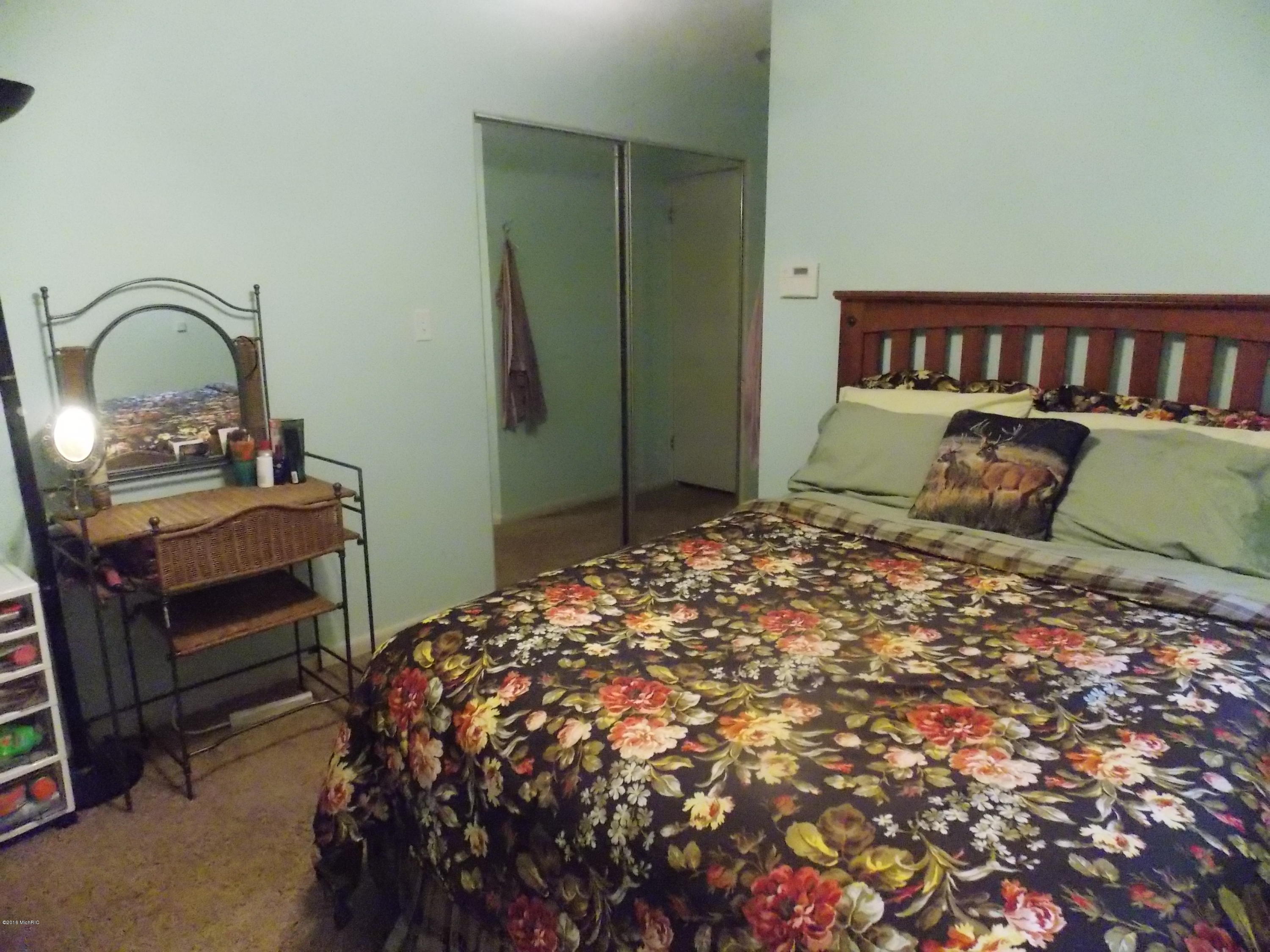 550 Rosewood Avenue Decatur, MI 49045 - Photo 19 of 31 Bed a