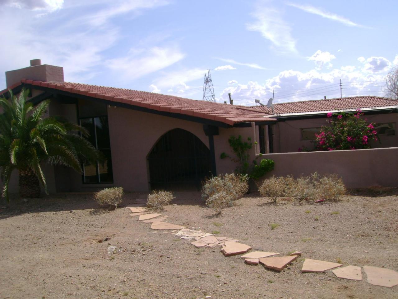1127 East Arroyo Road Phoenix, AZ 85086 - Photo 1 of 5 front