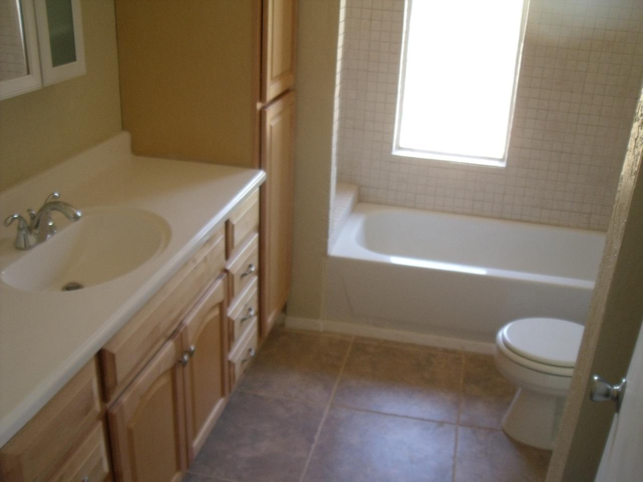 1127 East Arroyo Road Phoenix, AZ 85086 - Photo 2 of 5 bath