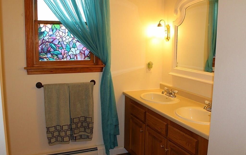 346 Knowlton Corner Road Farmington, ME 04938 - Photo 14 of 33 Bathroom.