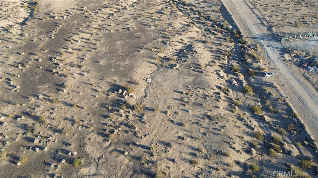 29000 Frontier Road Helendale, CA 92342 - Photo 13 of 14 a view of a yard