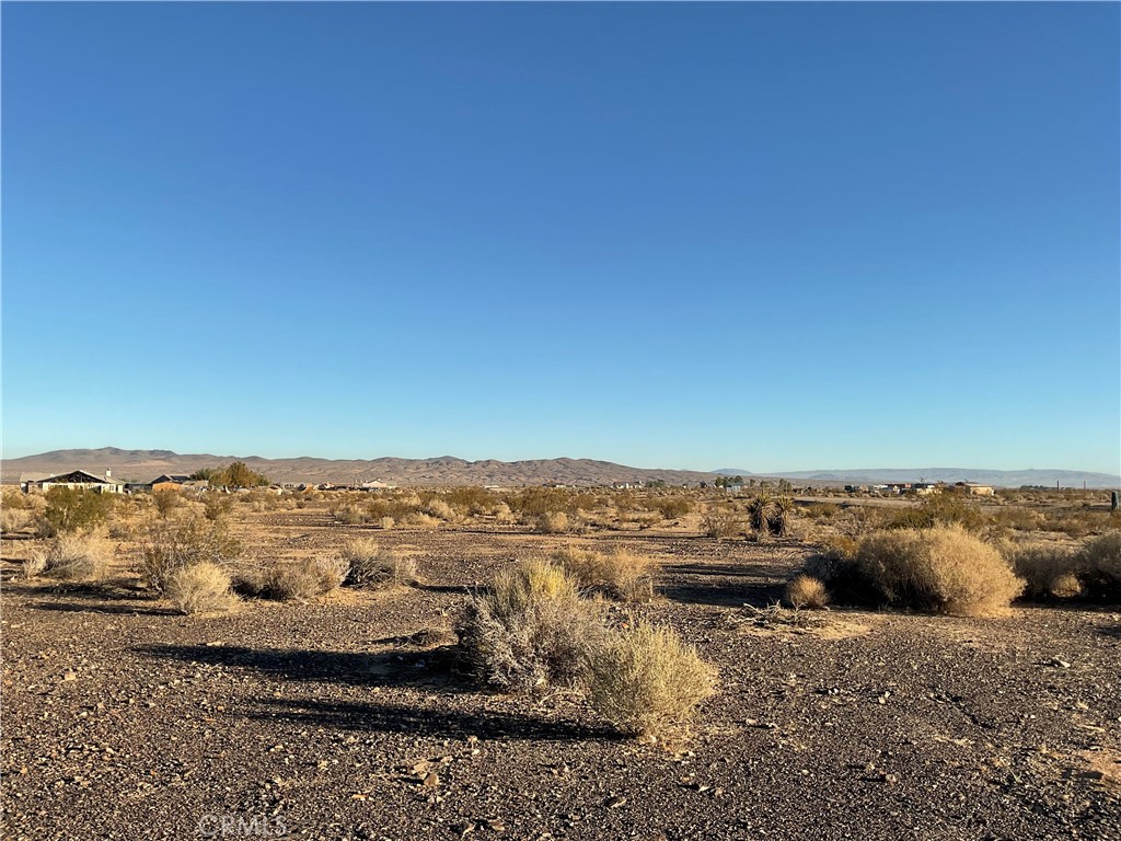 29000 Frontier Road Helendale, CA 92342 - Photo 5 of 14 a view of lake and mountain