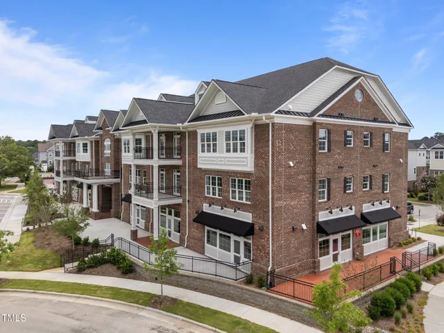 $725,000 | 1600 Gathering Park Circle, Unit 204, Cary, NC 27519