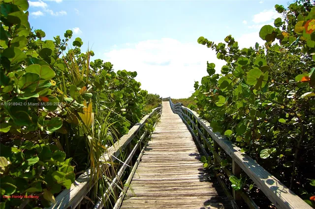 $2,950 | 201 Galen Drive, Unit 215W, Key Biscayne, FL 33149